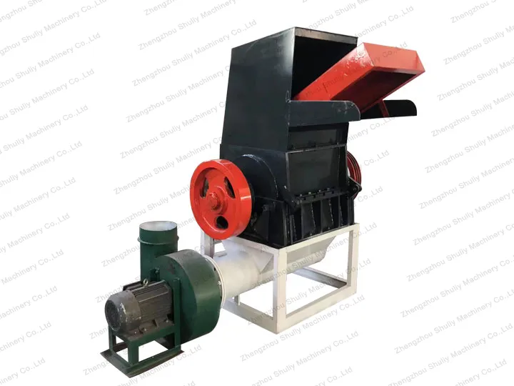 Waste plastic crusher