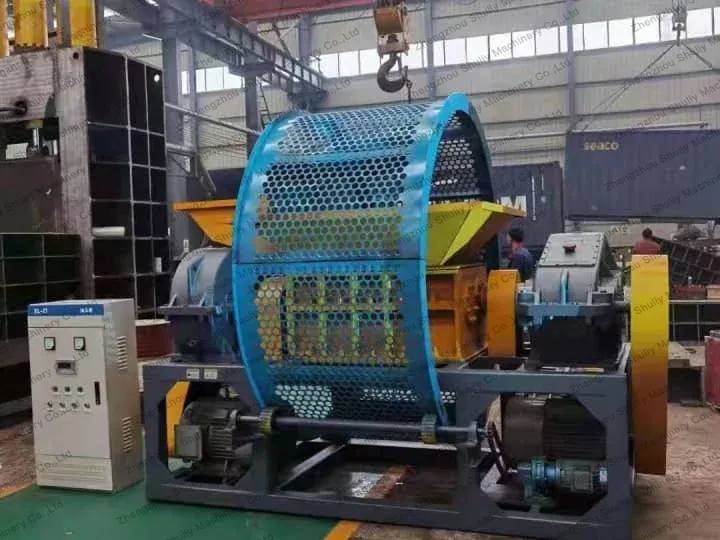 Plastic foam crusher with screen