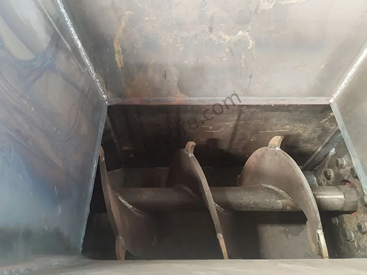 feeding hopper of a forced feeder