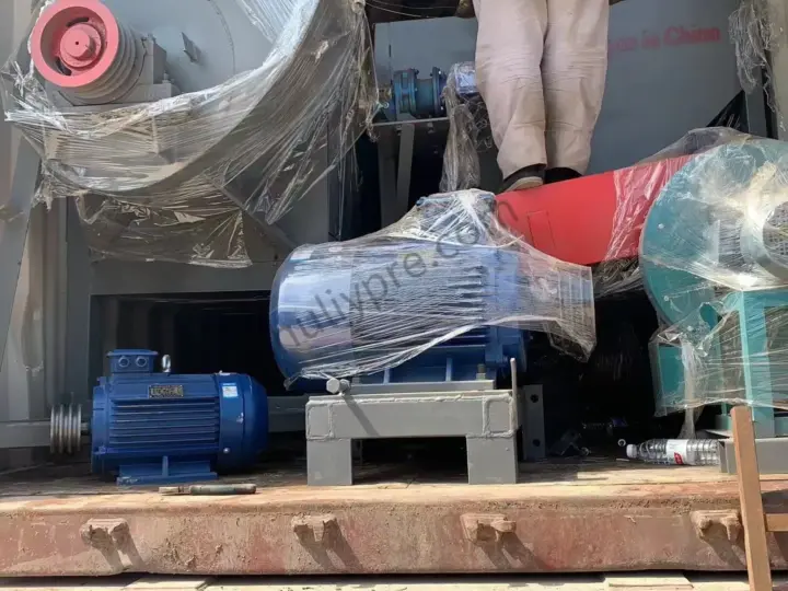 plastic bottle crusher loaded